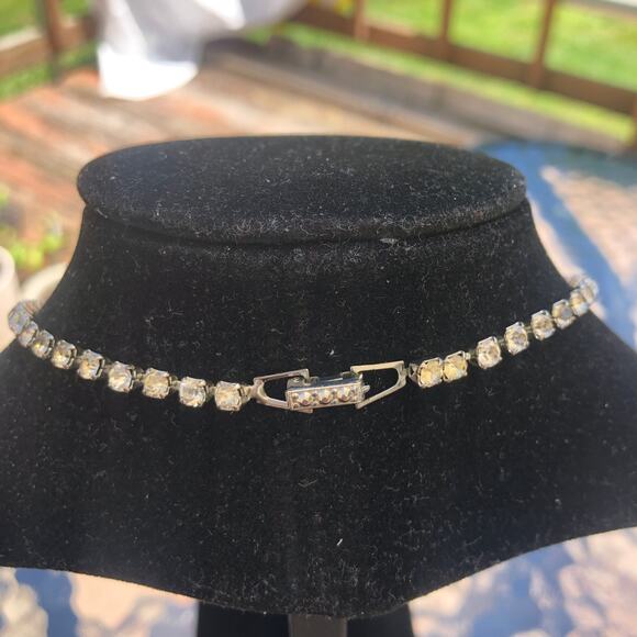 Vintage Women's Rhinestone Silver Tone Necklace - 14" - Picture 3 of 3